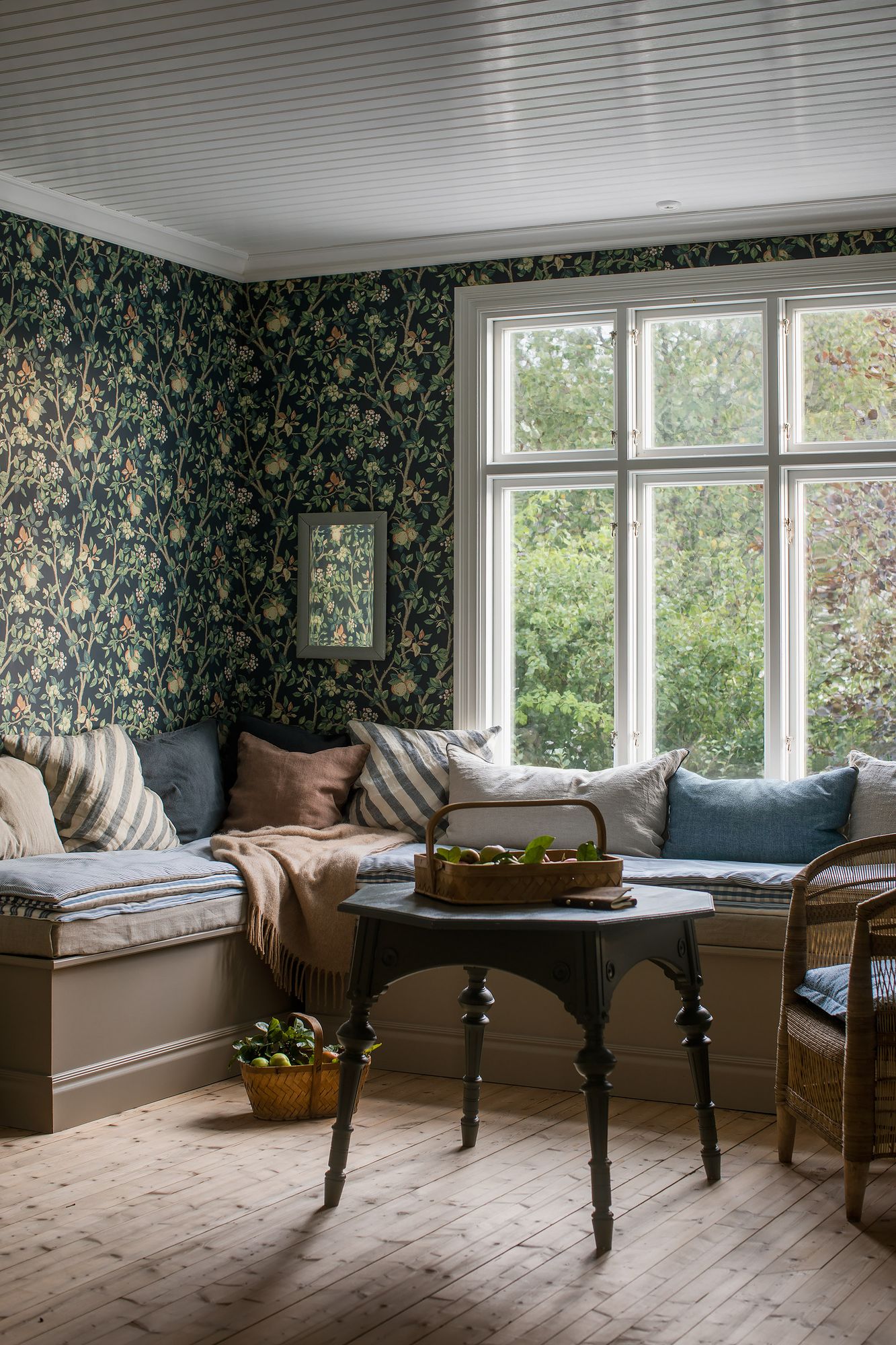 7651 Ingrid Marie Multicoloured Falsterbo III Wallpaper by Boråstapeter