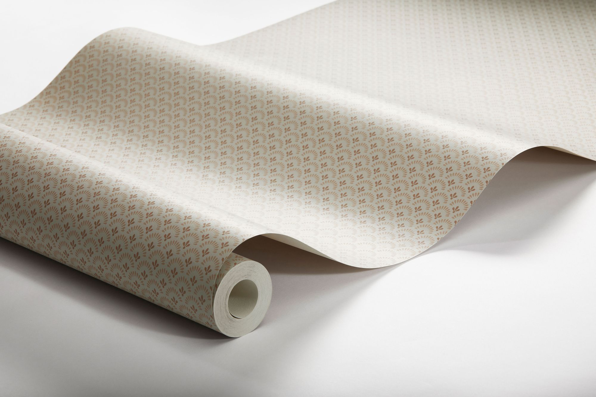 7656 Daisy Dark Grey and Red Falsterbo III Wallpaper by Boråstapeter