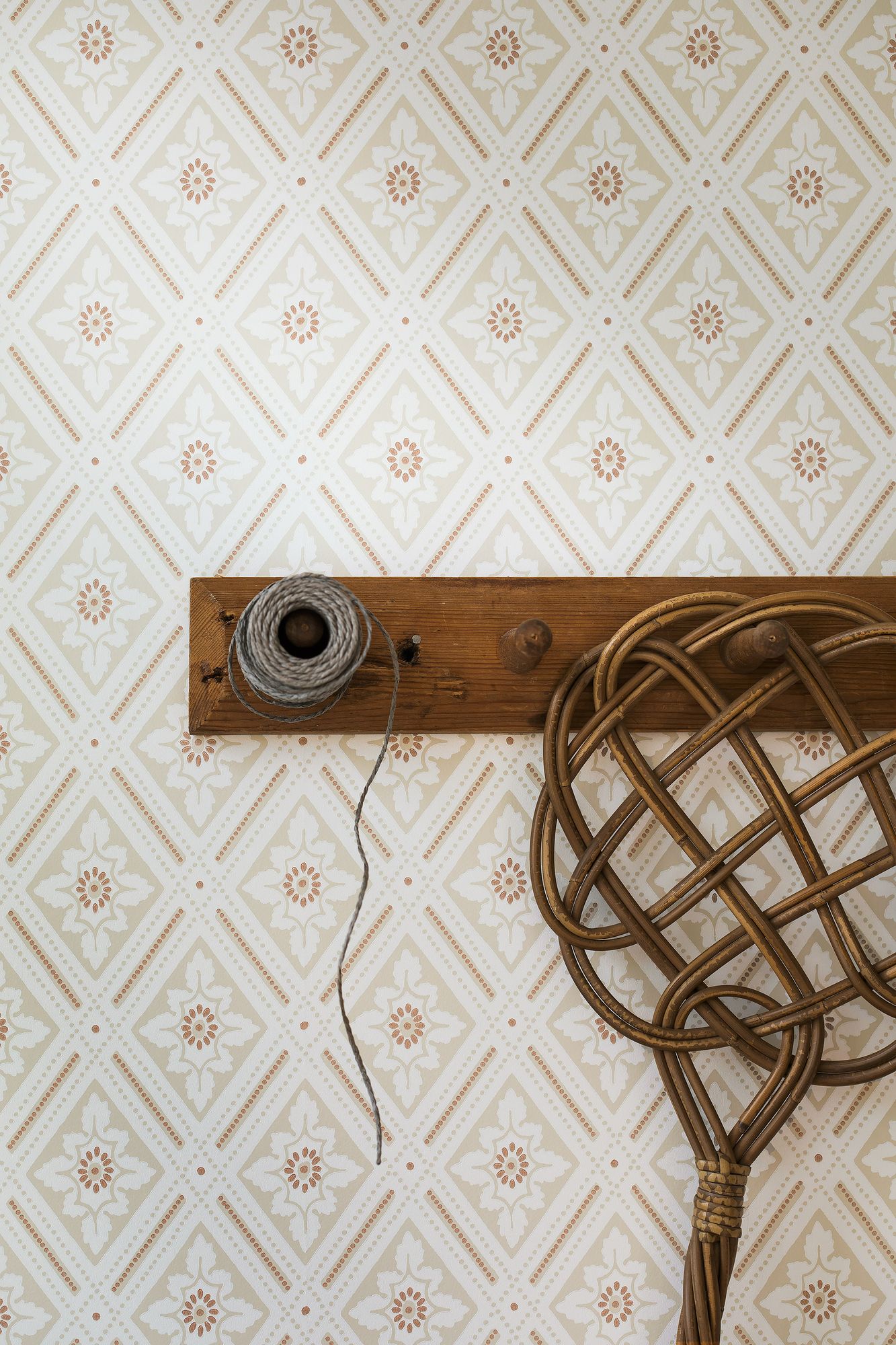 7660 Ester Light Beige and Red Falsterbo III Wallpaper by Boråstapeter