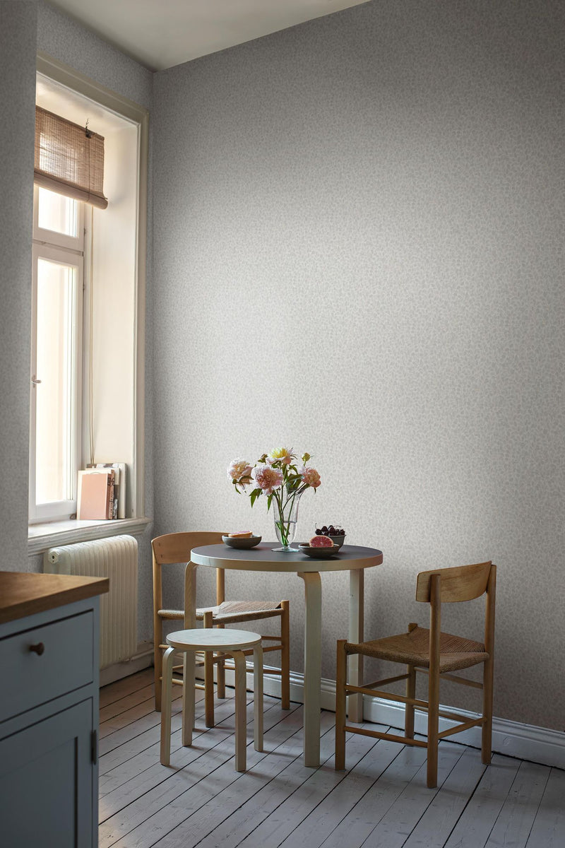7661 Hazel Light Grey and White Falsterbo III Wallpaper by Boråstapeter