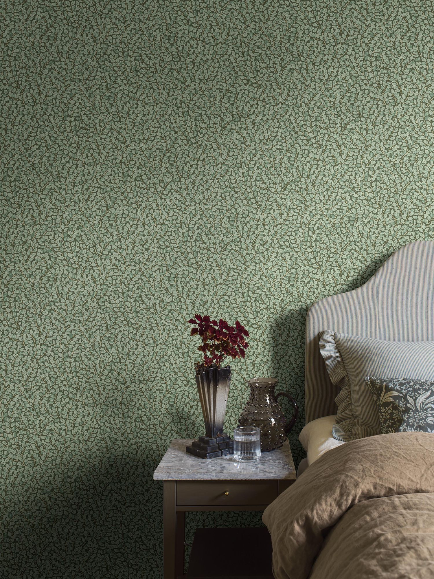 7663 Hazel Dark Green and Black Falsterbo III Wallpaper by Boråstapeter