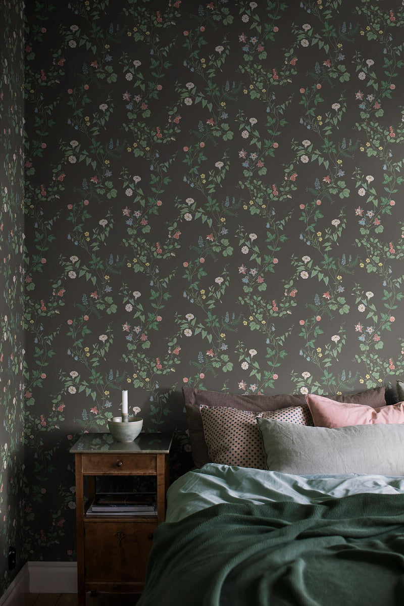 7679 Midsummer Eve Multicoloured Falsterbo III Wallpaper by Boråstapeter