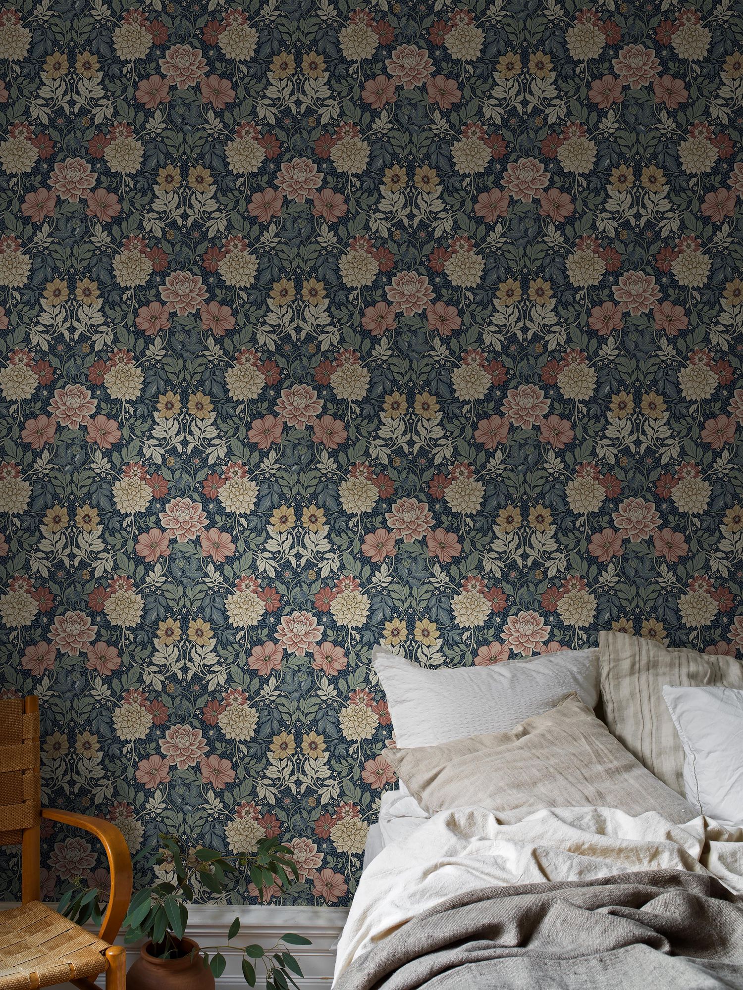 7690 Dahlia Garden Multicoloured Falsterbo III Wallpaper by Boråstapeter
