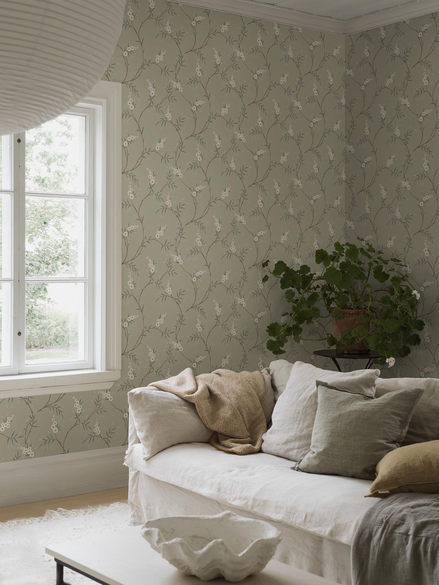 7763 Floral Tree Light Green and White Adorn Wallpaper by Boråstapeter