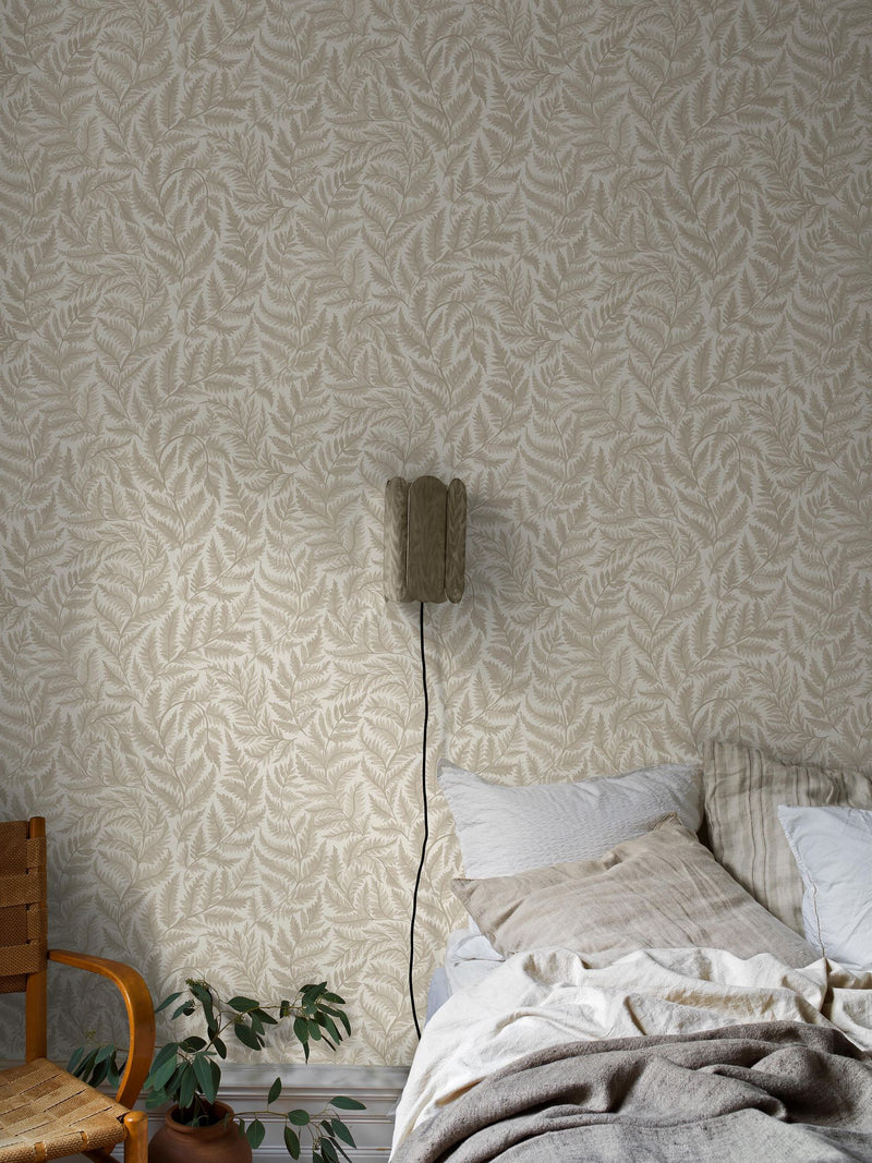 7789 Ferns Light Beige and White Adorn Wallpaper by Boråstapeter