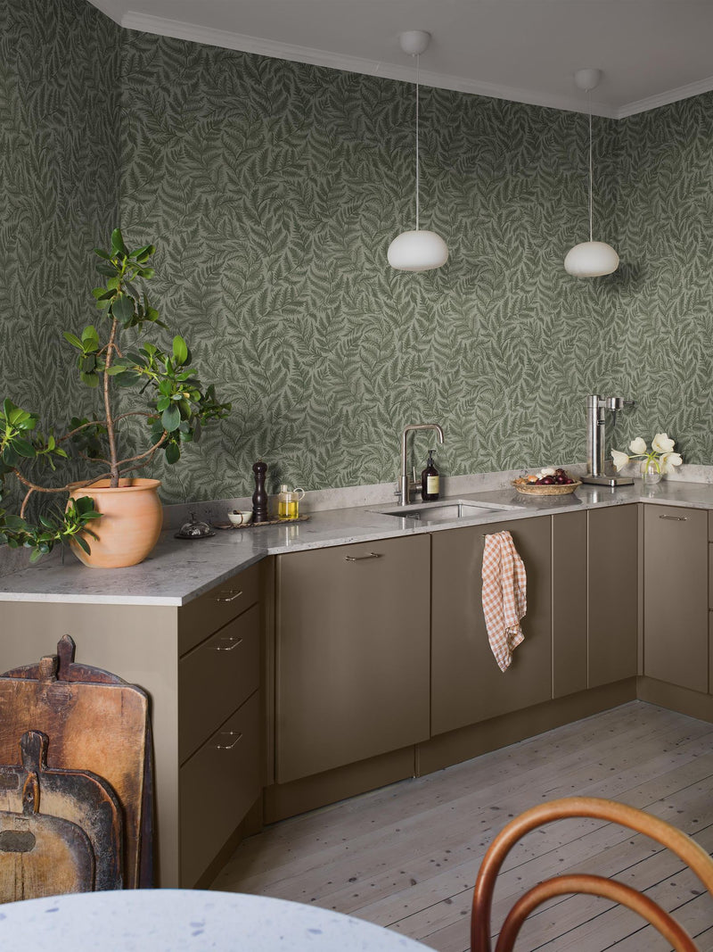 7792 Ferns Dark Green Adorn Wallpaper by Boråstapeter