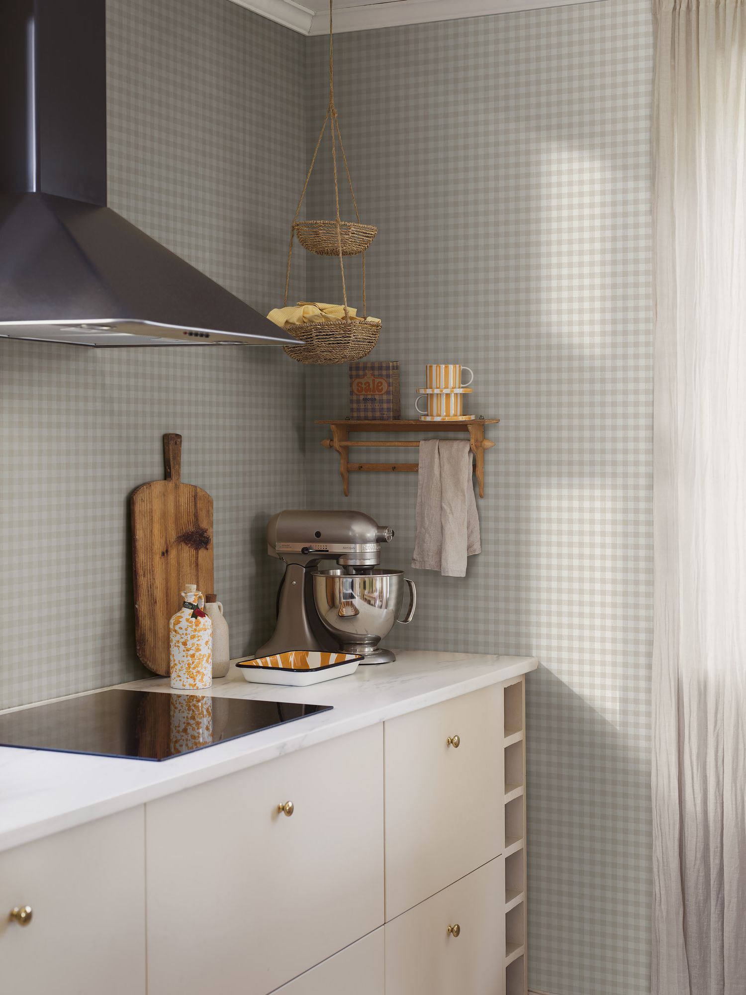 7866 Picnic Check Light Grey and White Linen Wallpaper by Boråstapeter