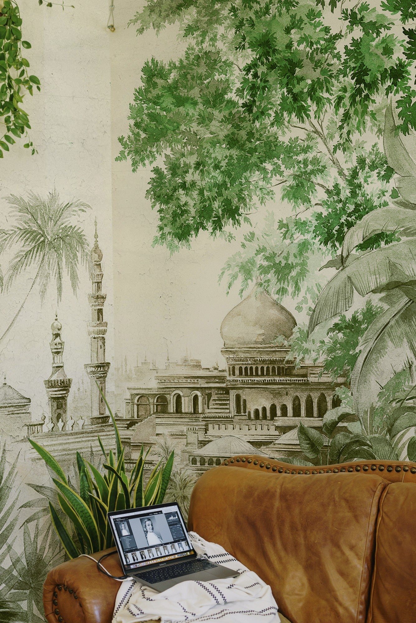Taj Mahal Aloe Random Papers Issue Mural by Coordonné