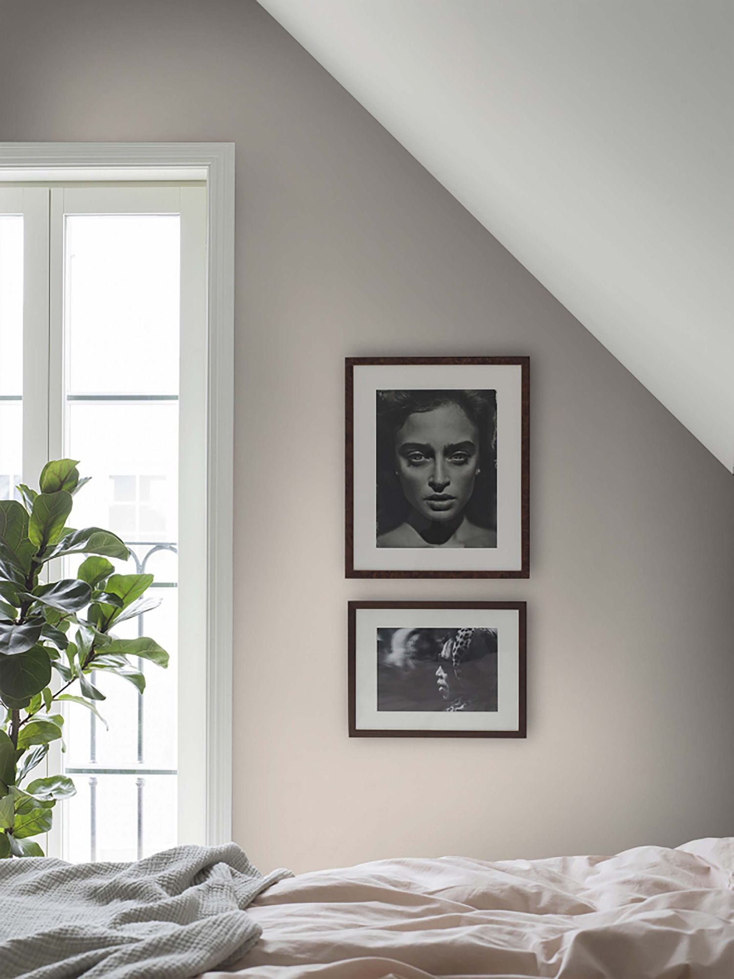 7911 Light Grey Wallpaper by Boråstapeter