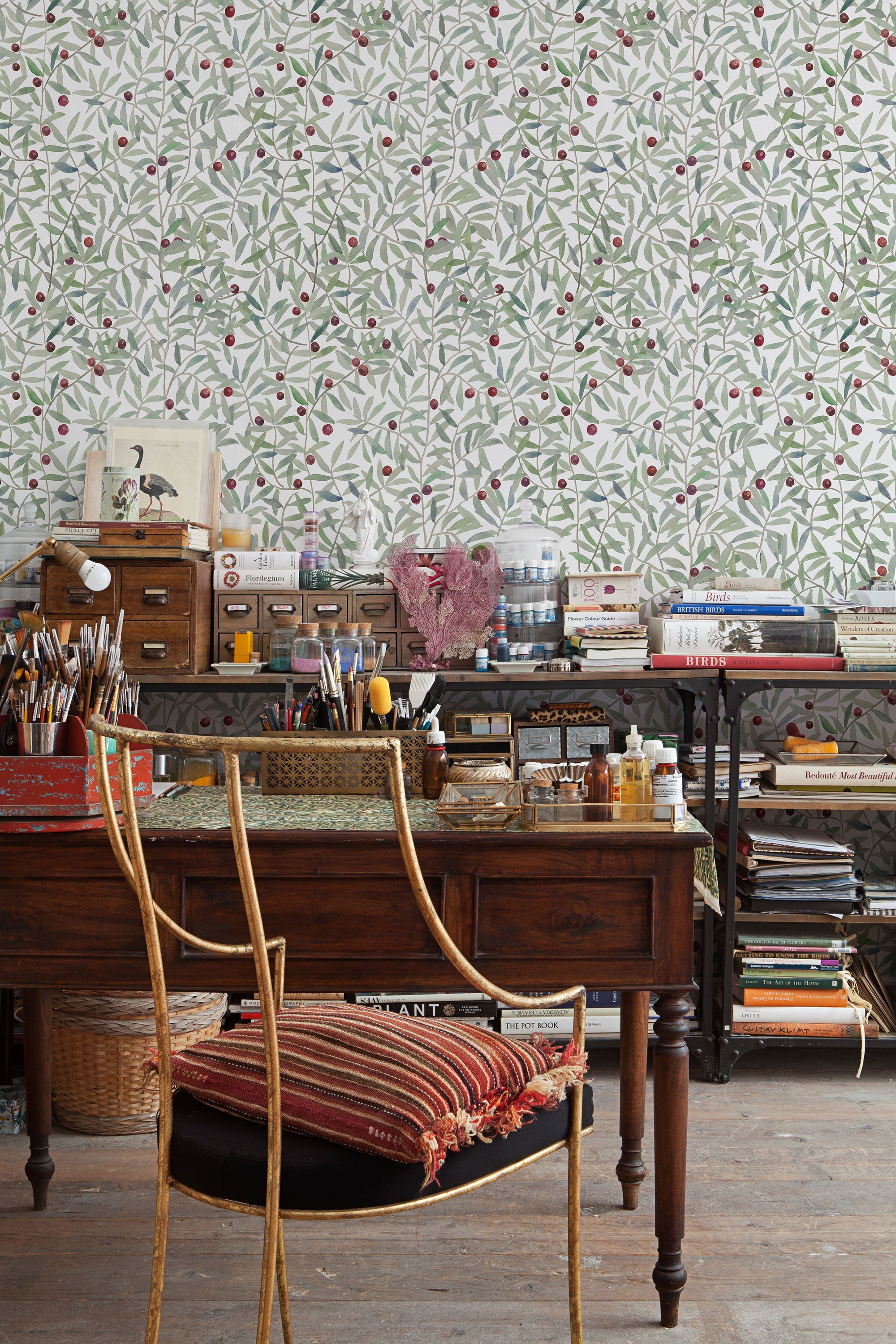 Leaf Craze White 40th Anniversary Wallpaper by Coordonné