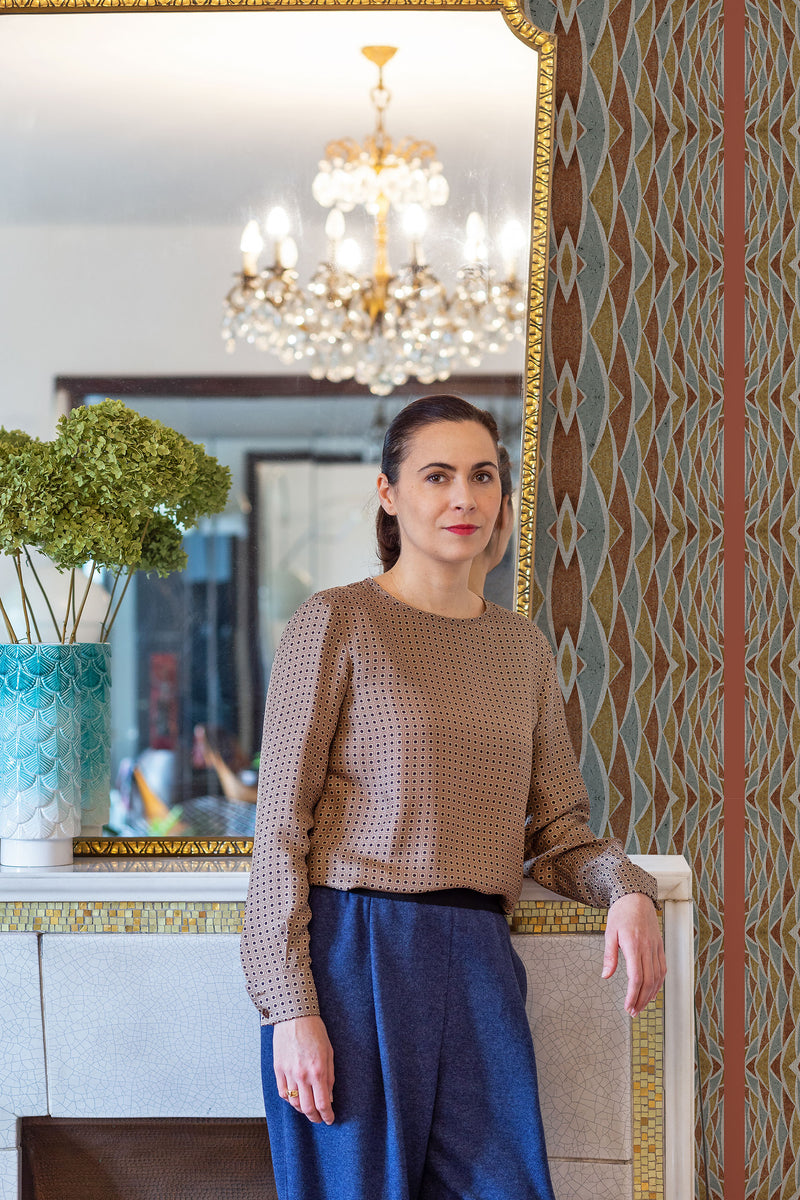 Isabella d'Este Stone 40th Anniversary Wallpaper by Coordonné
