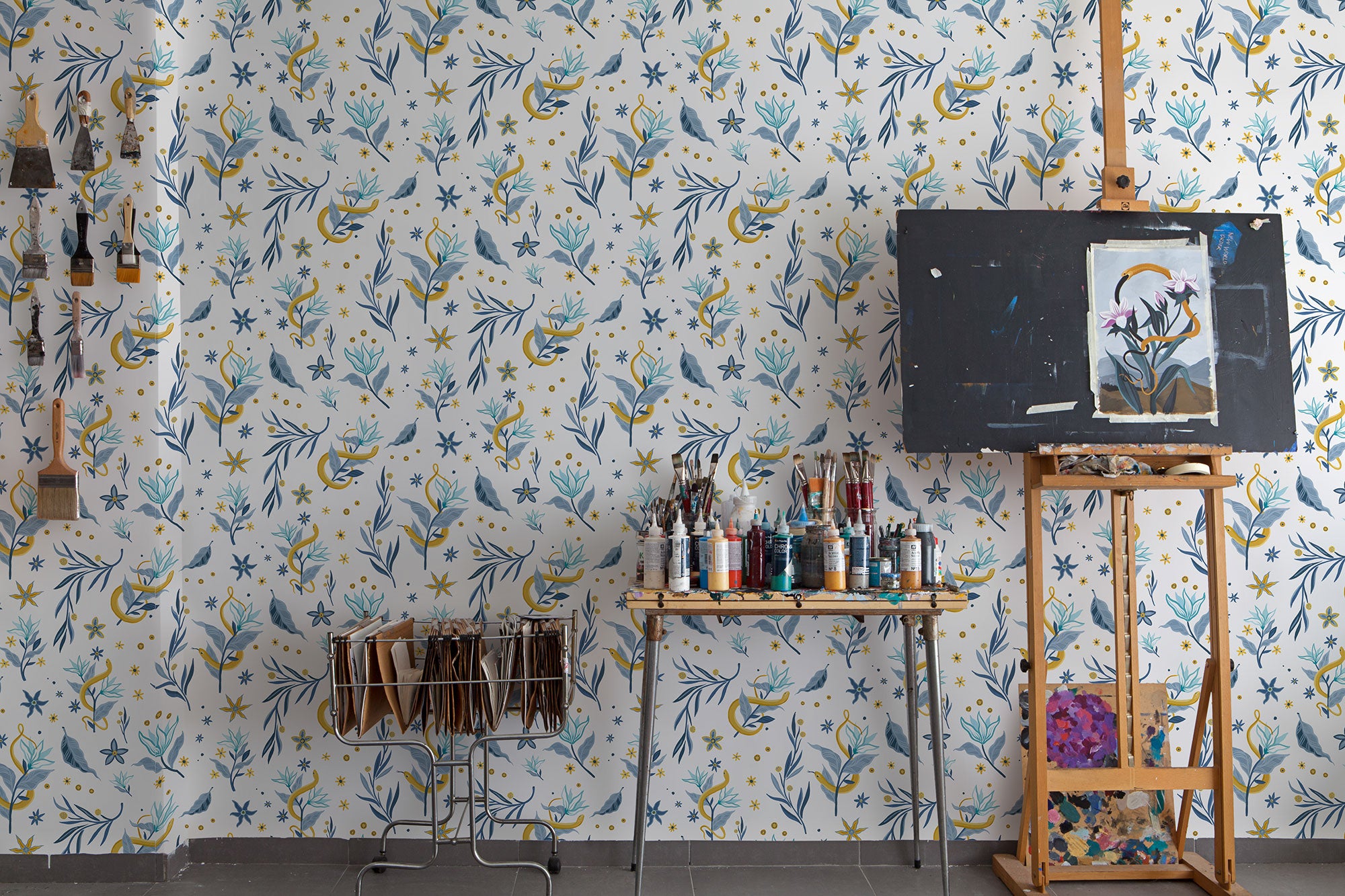 Serpientes y Flores Light 40th Anniversary Wallpaper by Coordonné