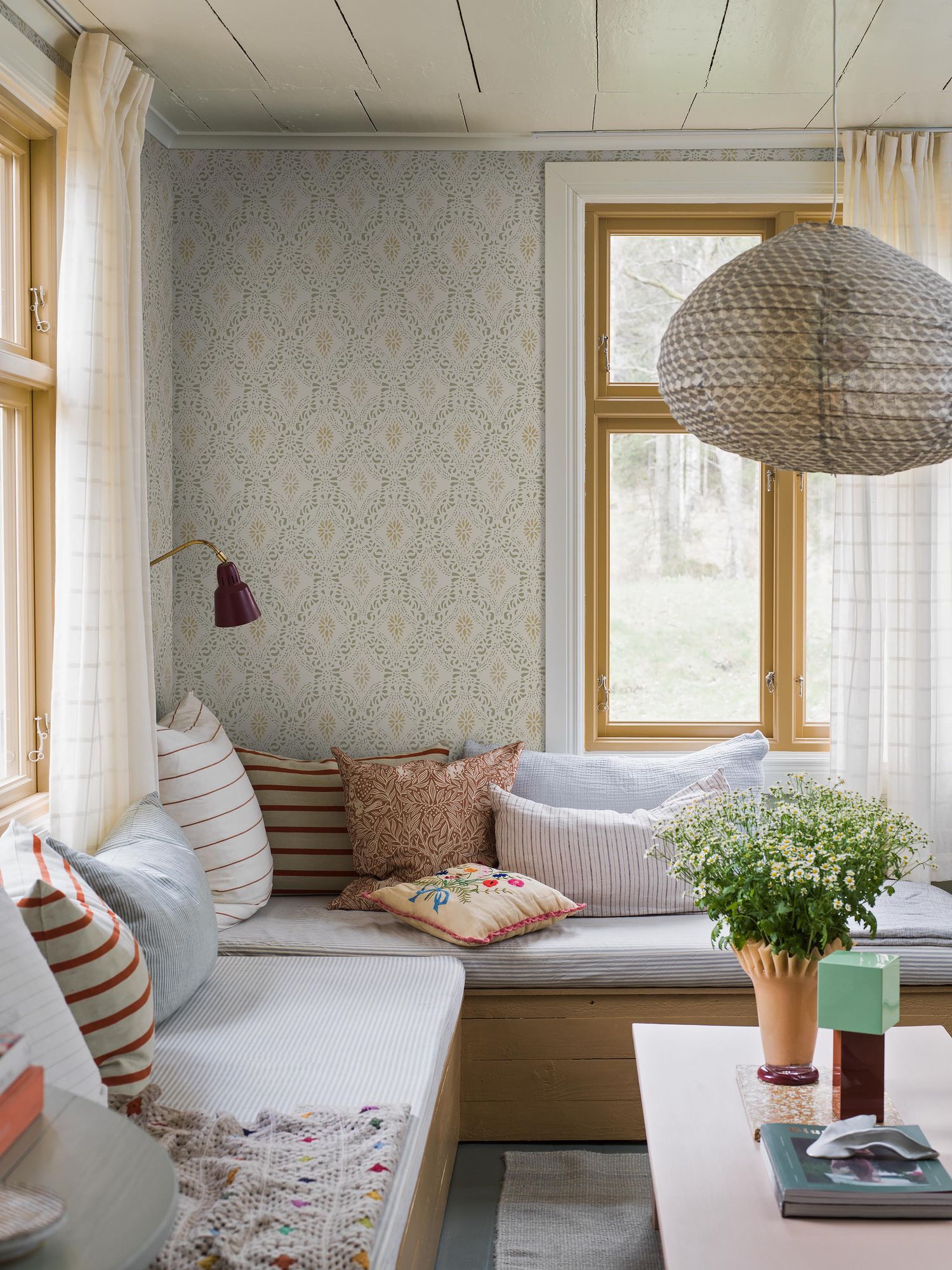 8056 Kvarnholmen Light Green Anno II Wallpaper by Boråstapeter