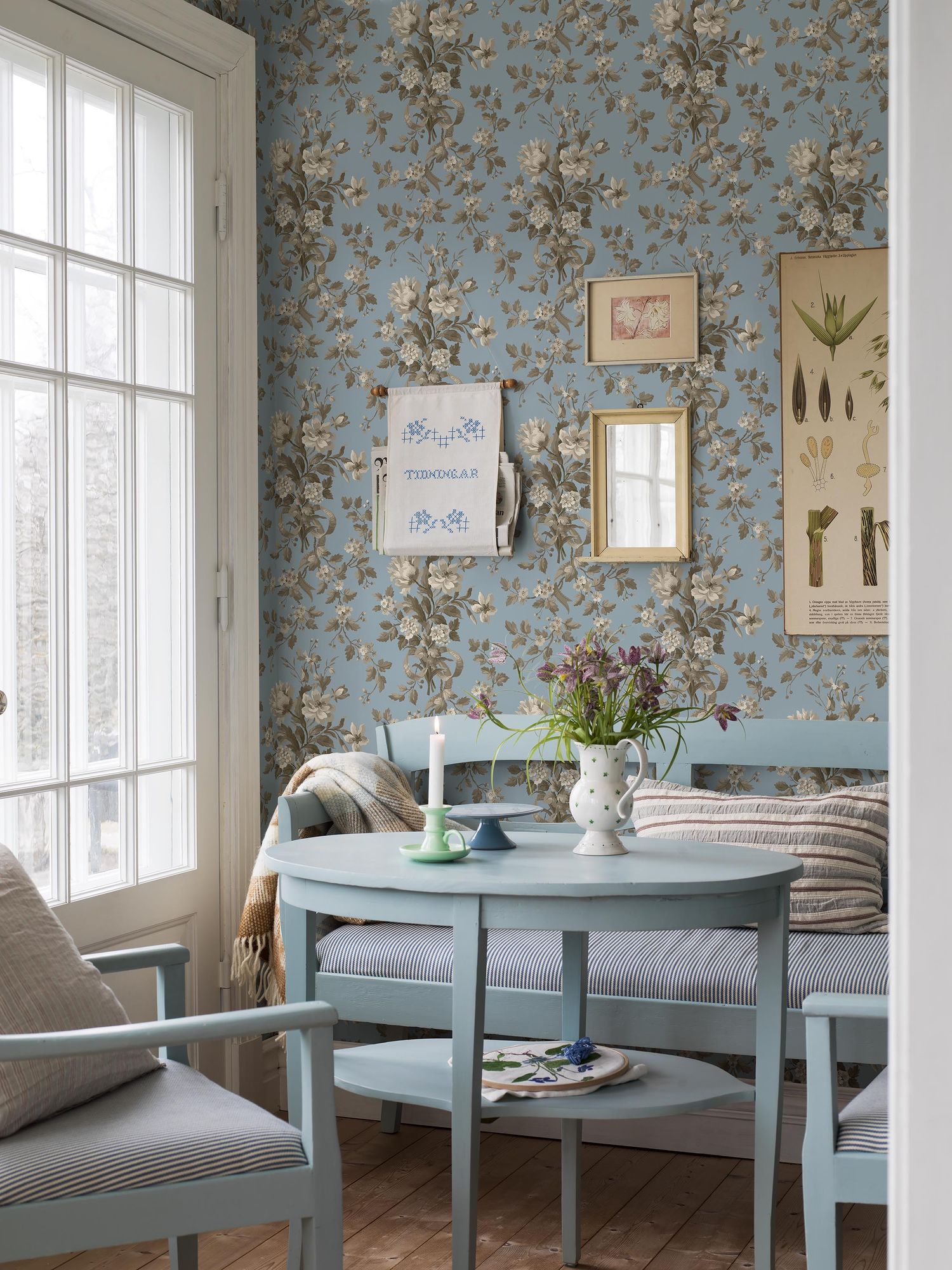 8062 Tullgarn Light Blue Anno II Wallpaper by Boråstapeter