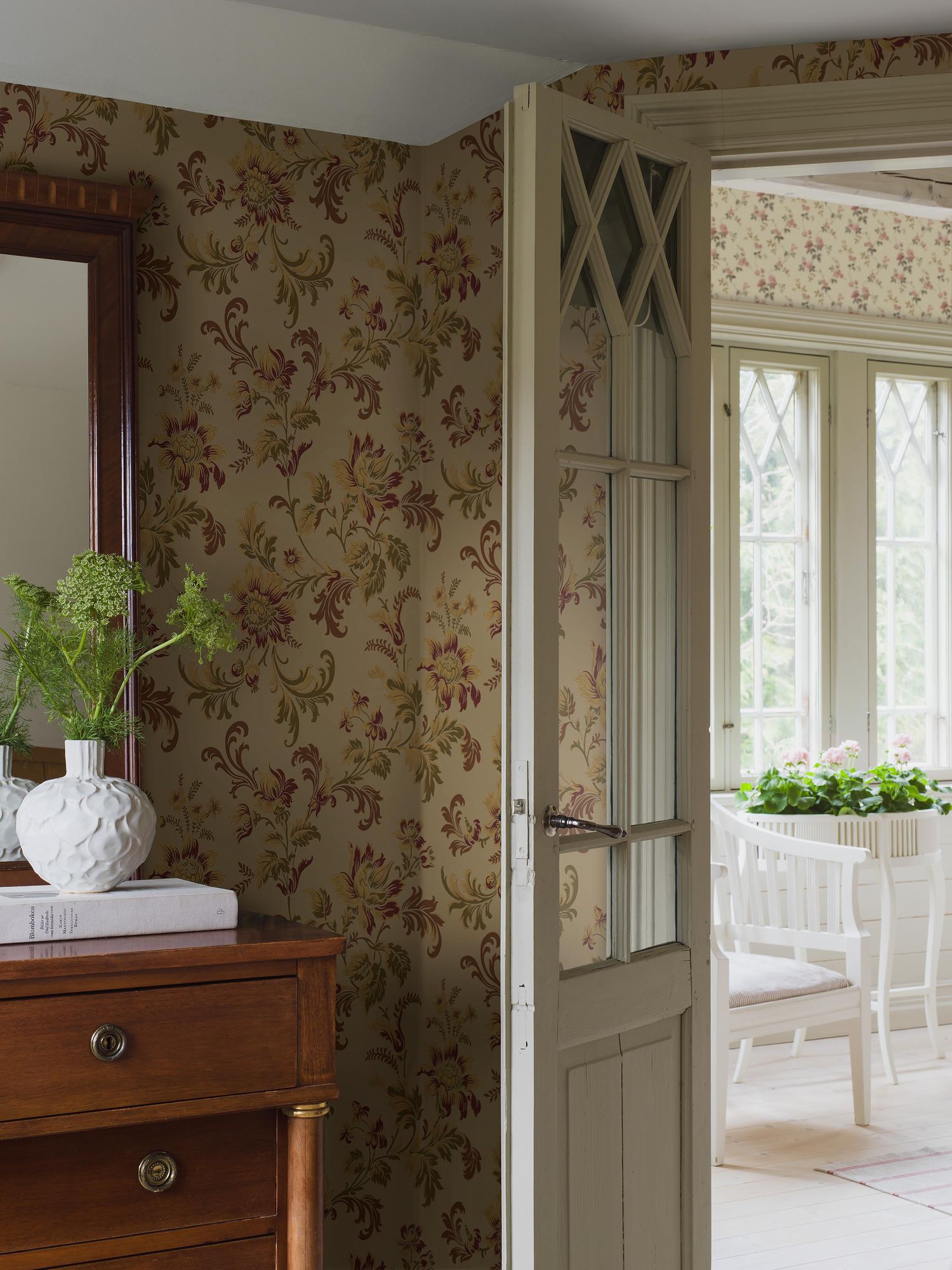8065 Elvira Dark Beige Anno II Wallpaper by Boråstapeter