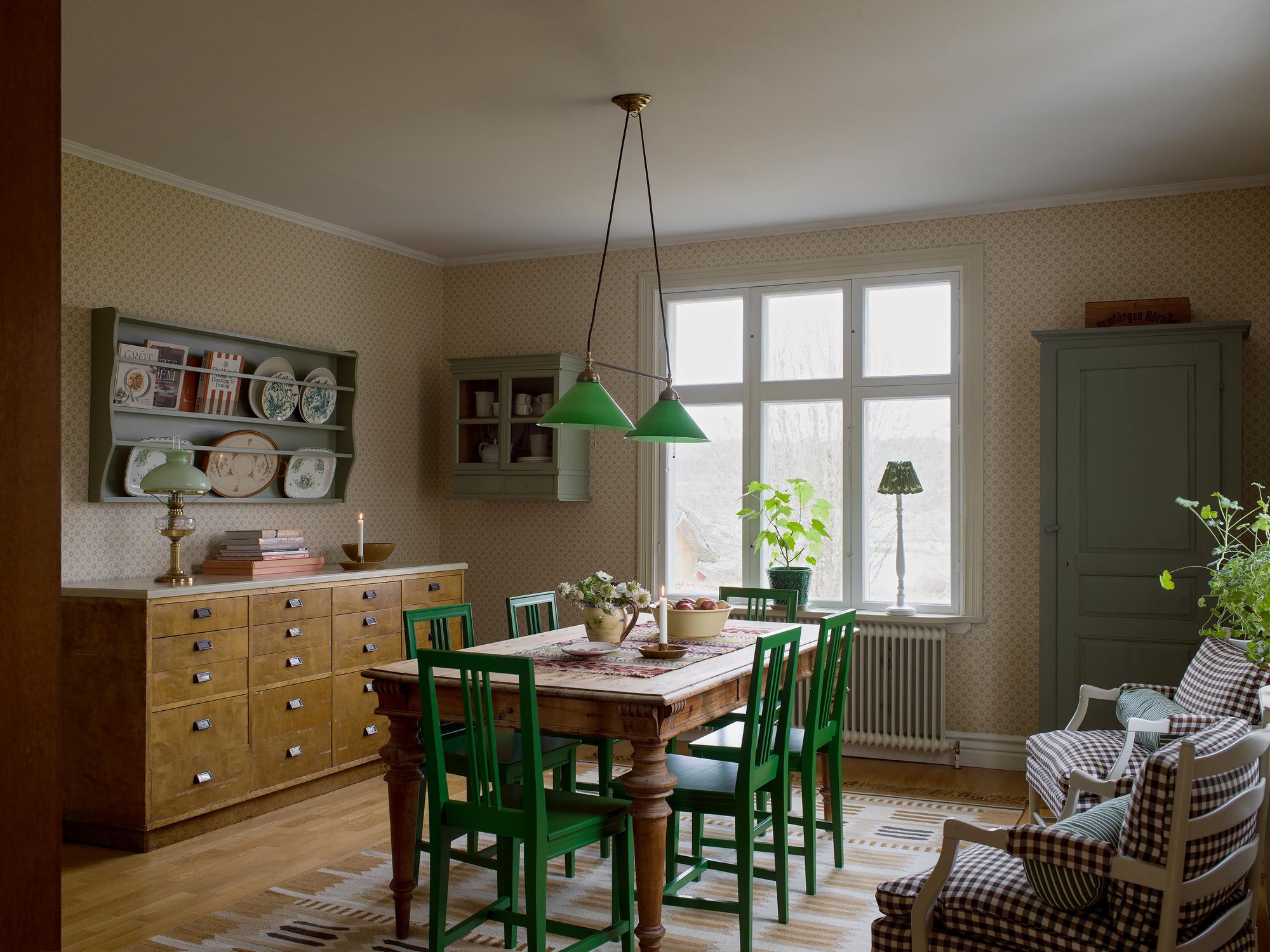 8066 Stella Light Yellow Anno II Wallpaper by Boråstapeter