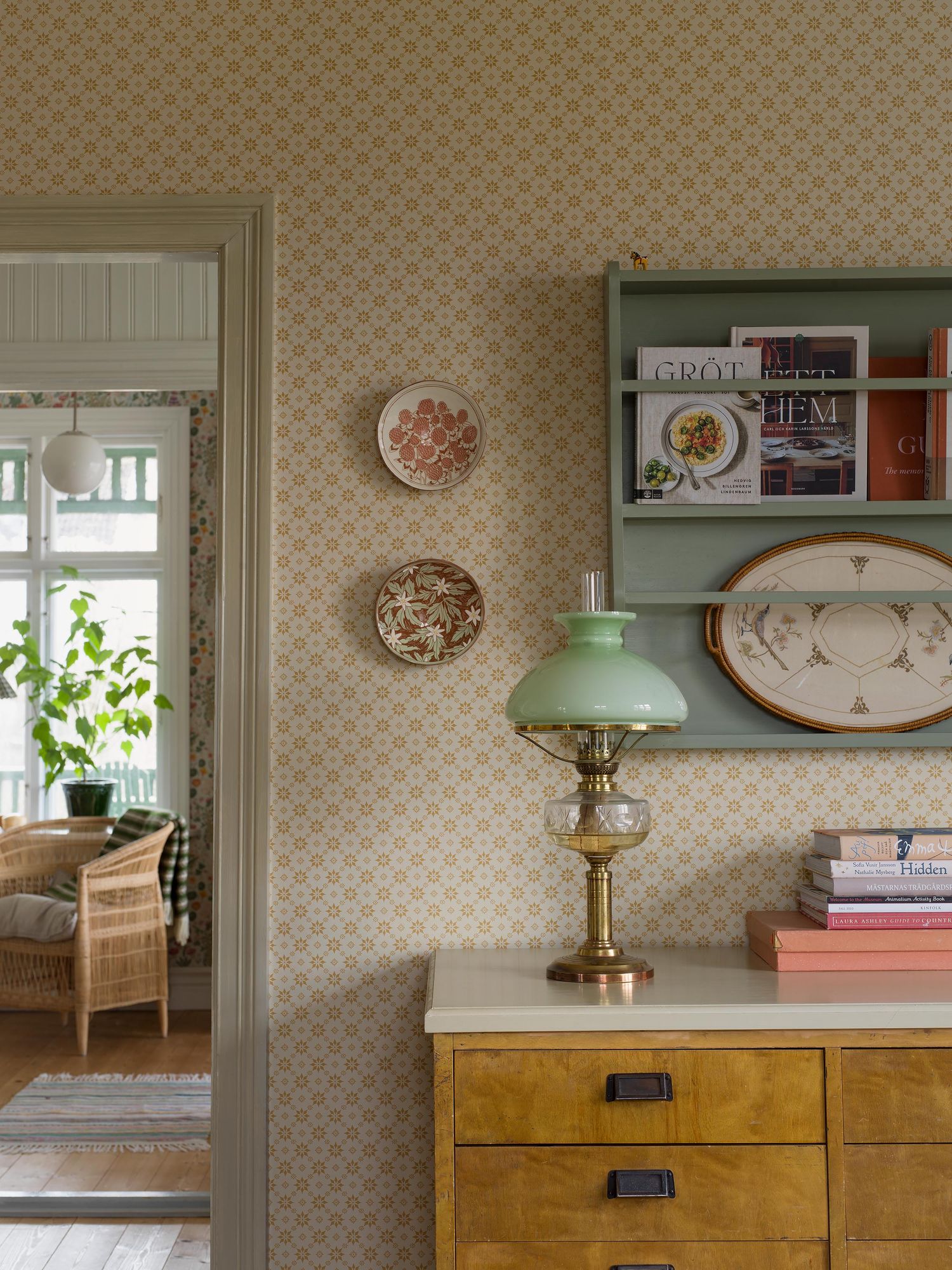 8066 Stella Light Yellow Anno II Wallpaper by Boråstapeter
