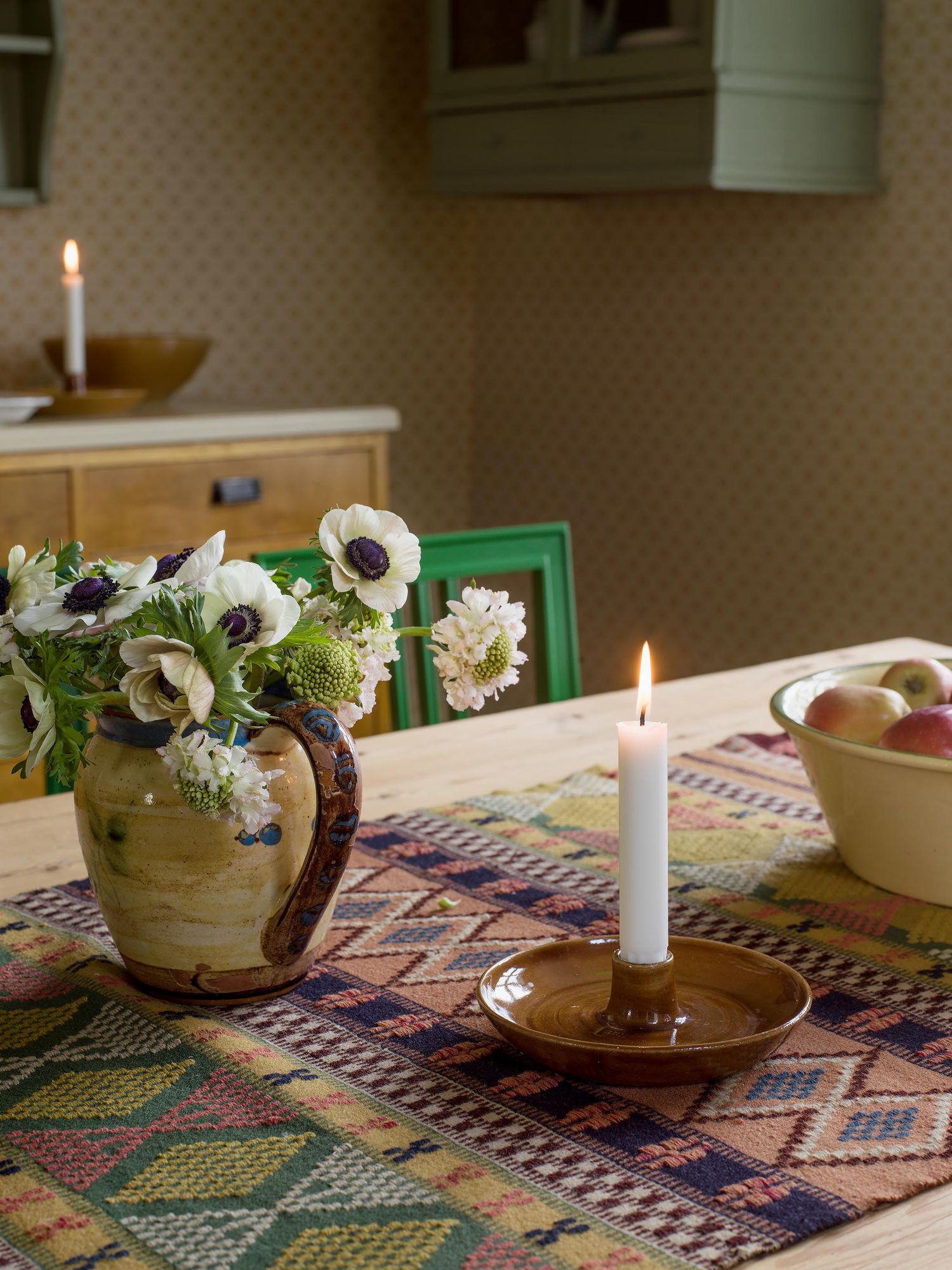 8066 Stella Light Yellow Anno II Wallpaper by Boråstapeter