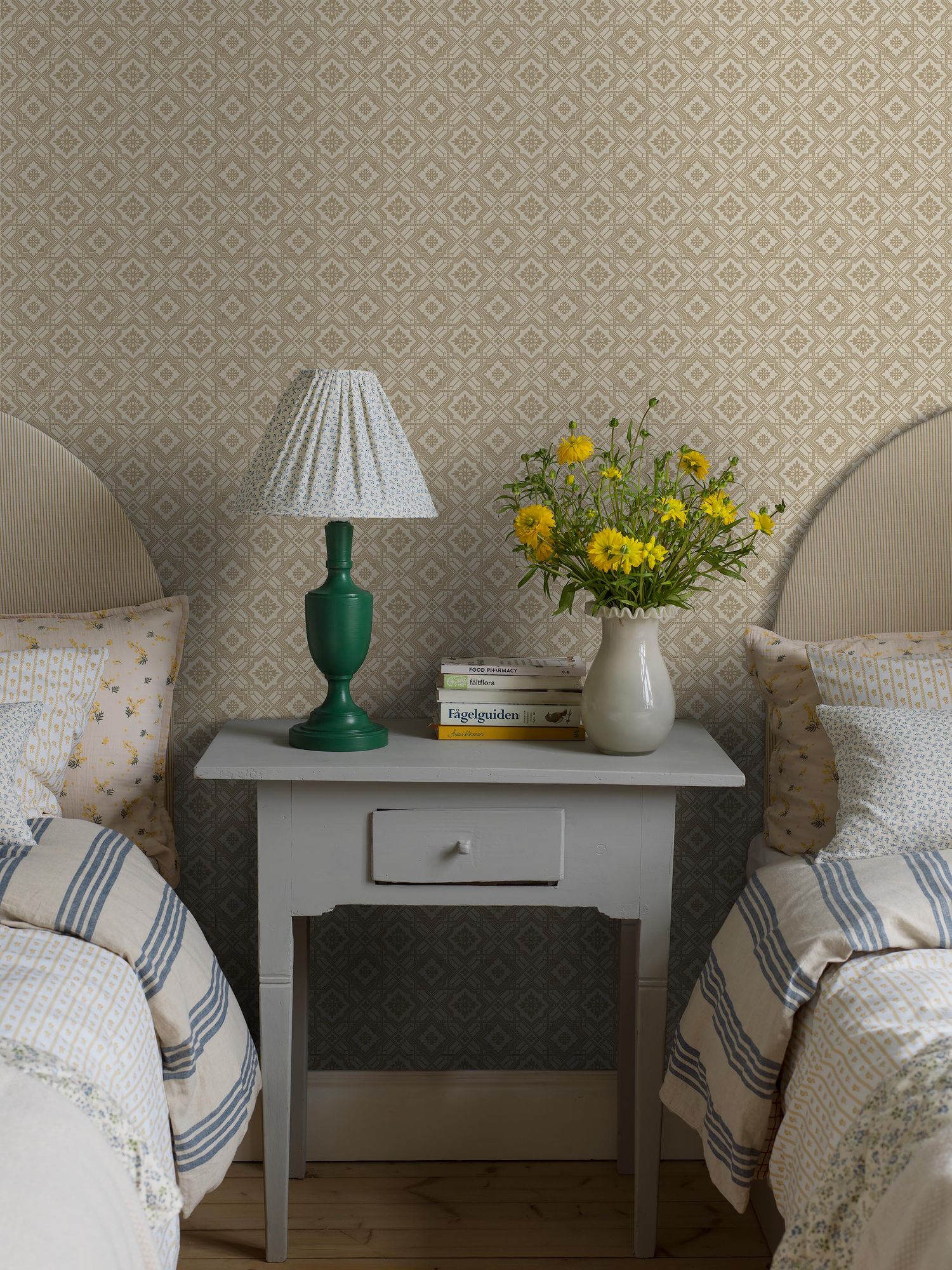 Friedrich Light Beige Anno II Wallpaper by Boråstapeter