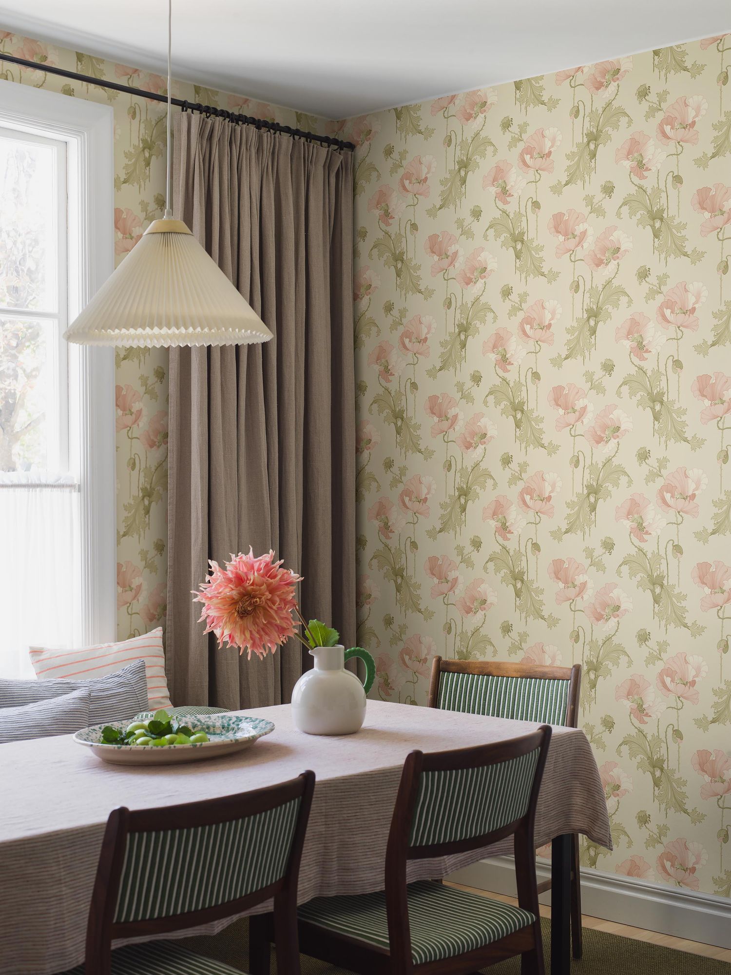 8093 Vallmo Pink and Beige Wallpaper by Boråstapeter