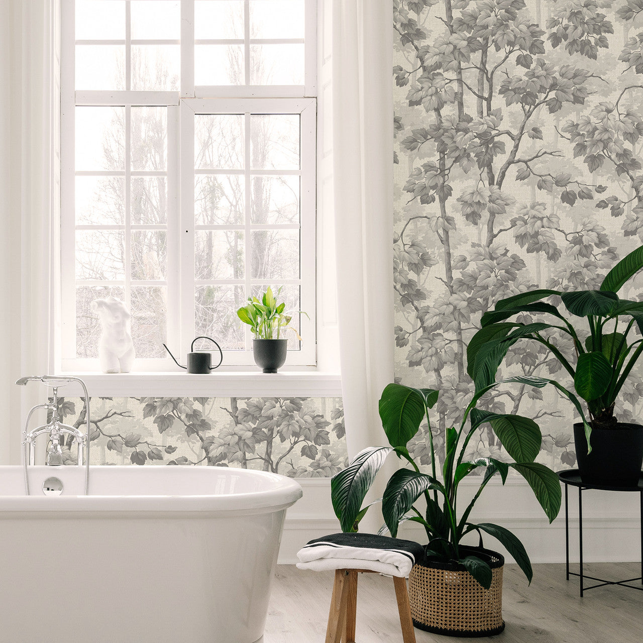 8117 Giorgio Tree Soft Silver Wallpaper by Belgravia