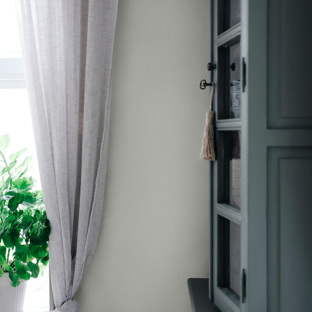 812-18 Lisabet Garden Green Ett Hem Wallpaper by Sandberg