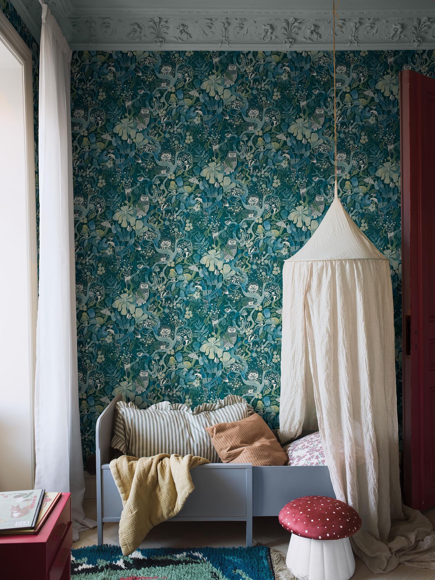 8149 Magic Woods Blue Wallpaper by Boråstapeter