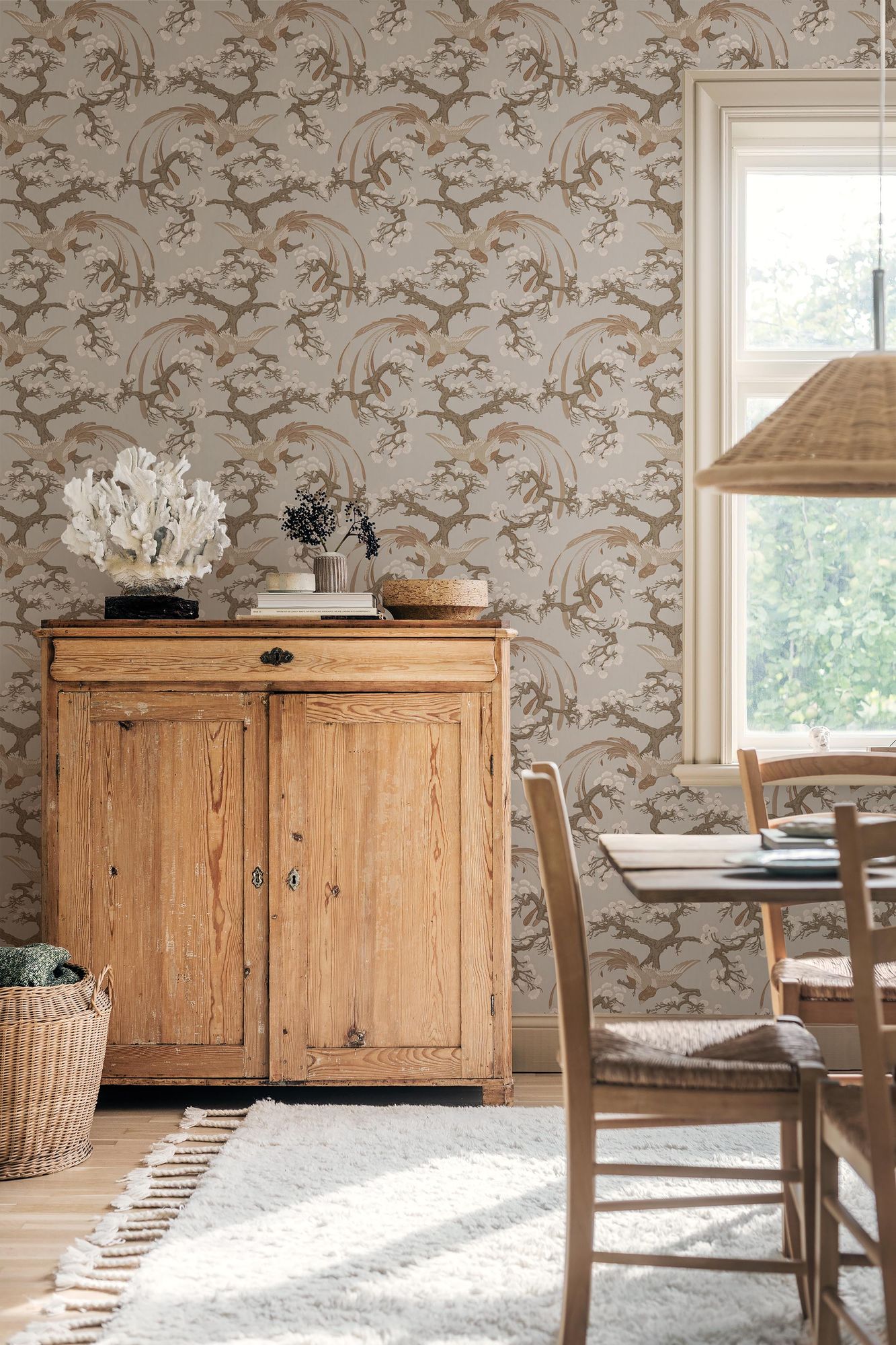 8163 Fenix Light Grey Charm Wallpaper by Boråstapeter