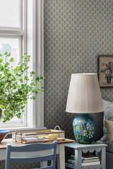 8165 Sibylla Light Green Charm Wallpaper by Boråstapeter
