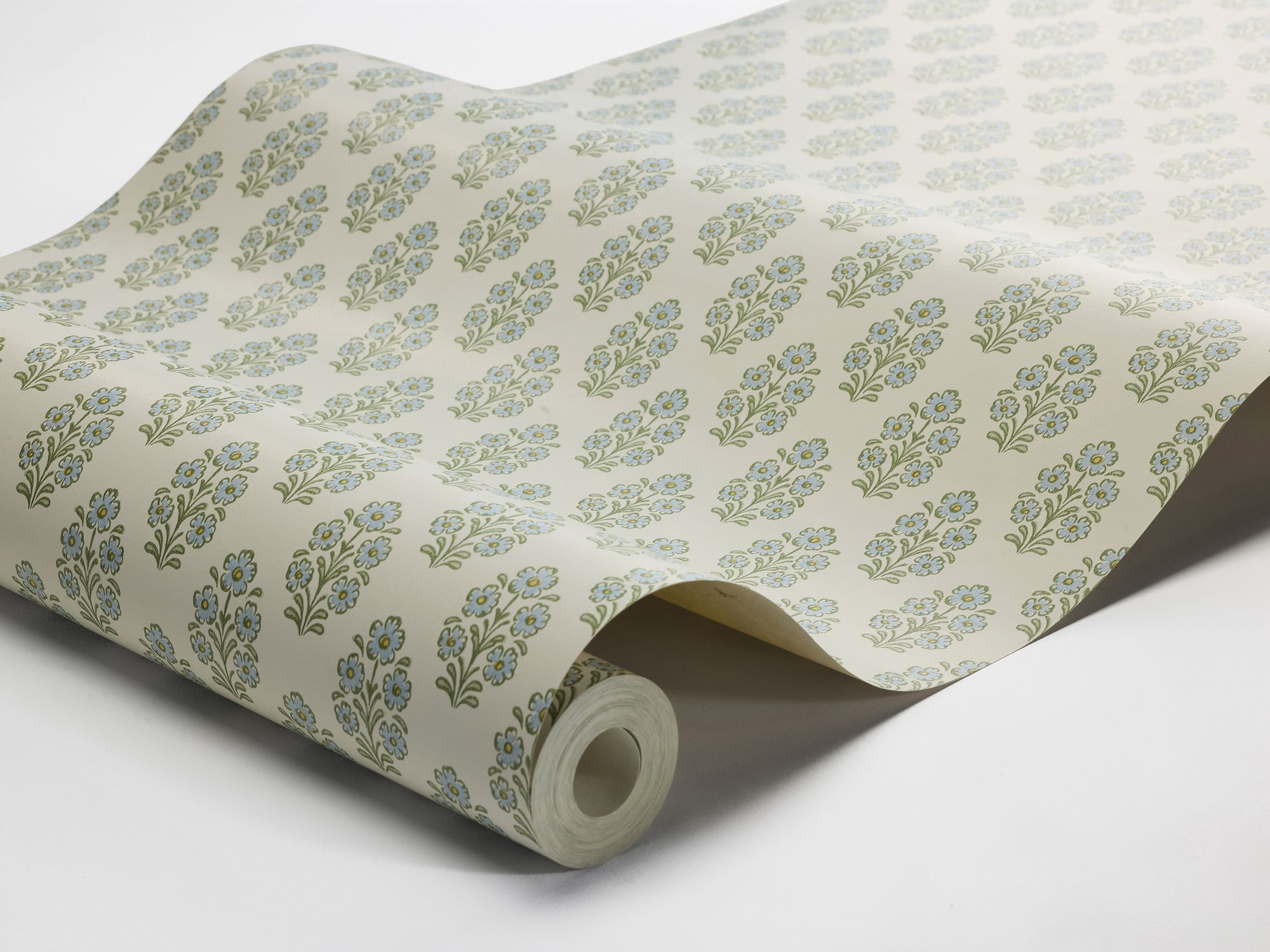 8165 Sibylla Light Green Charm Wallpaper by Boråstapeter