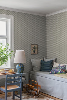 8166 Sibylla Light Beige Charm Wallpaper by Boråstapeter