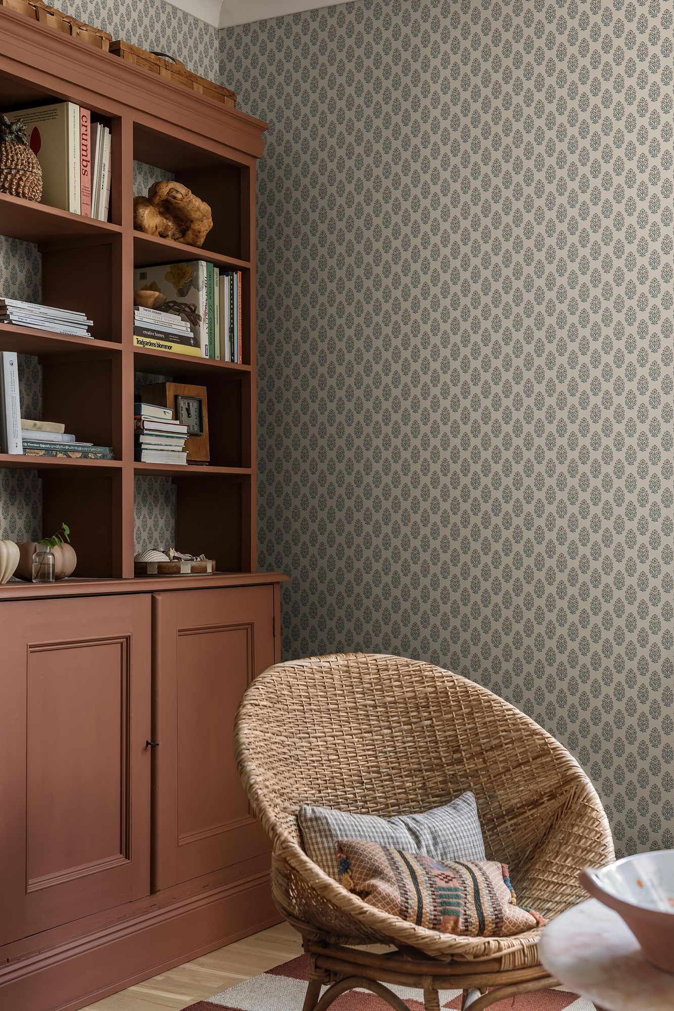 8167 Sibylla Light Blue Charm Wallpaper by Boråstapeter