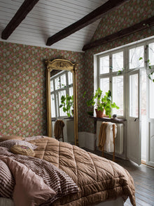 8170 Delilah Light Multi Charm Wallpaper by Boråstapeter