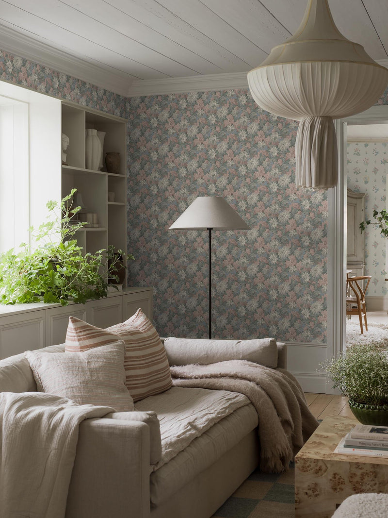 8171 Delilah Light Multi Charm Wallpaper by Boråstapeter