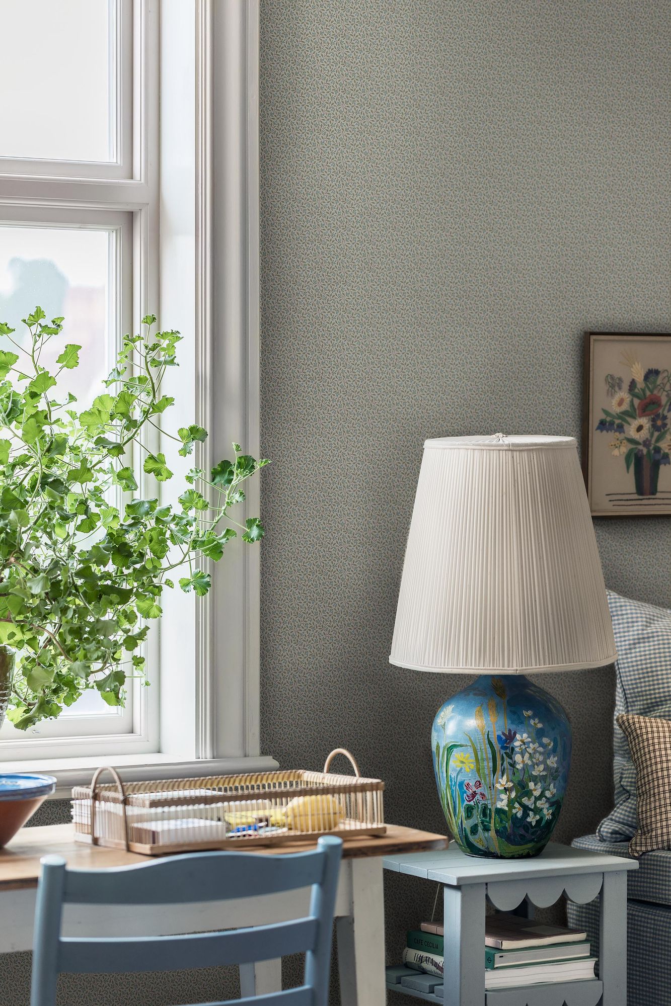 8179 Ida Light Green Charm Wallpaper by Boråstapeter
