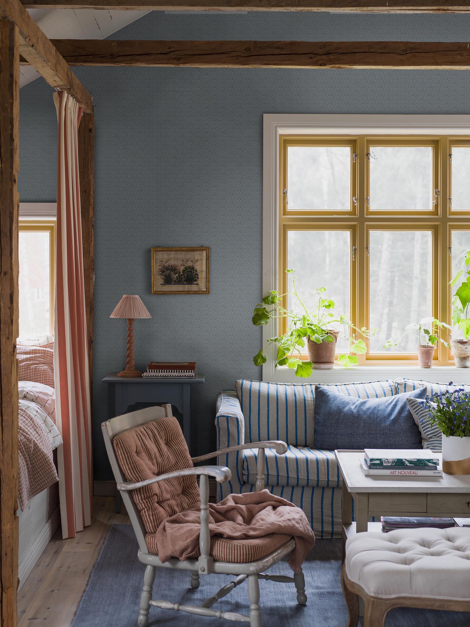 8180 Ida Light Blue Charm Wallpaper by Boråstapeter