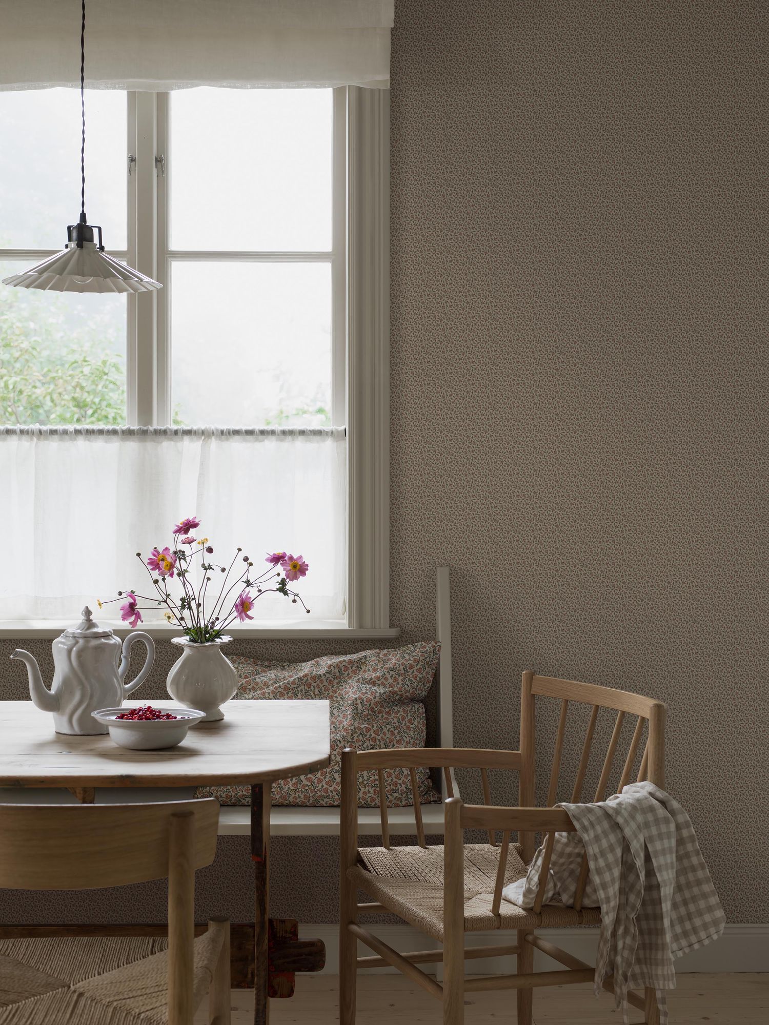 8183 Ida Dark Brown Charm Wallpaper by Boråstapeter