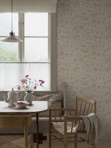 8185 Isidor Light Beige Charm Wallpaper by Boråstapeter