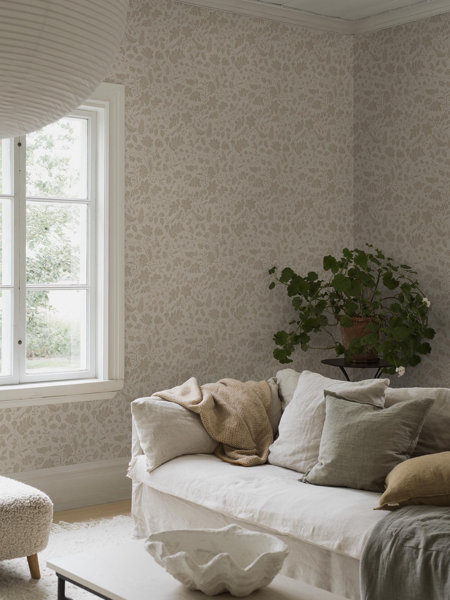 8185 Isidor Light Beige Charm Wallpaper by Boråstapeter
