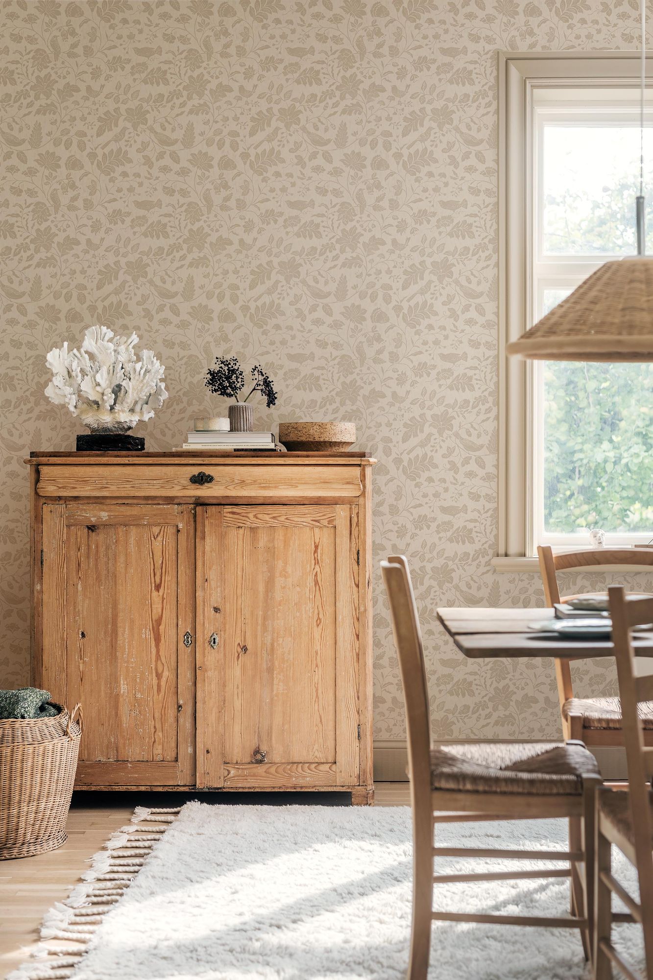 8185 Isidor Light Beige Charm Wallpaper by Boråstapeter