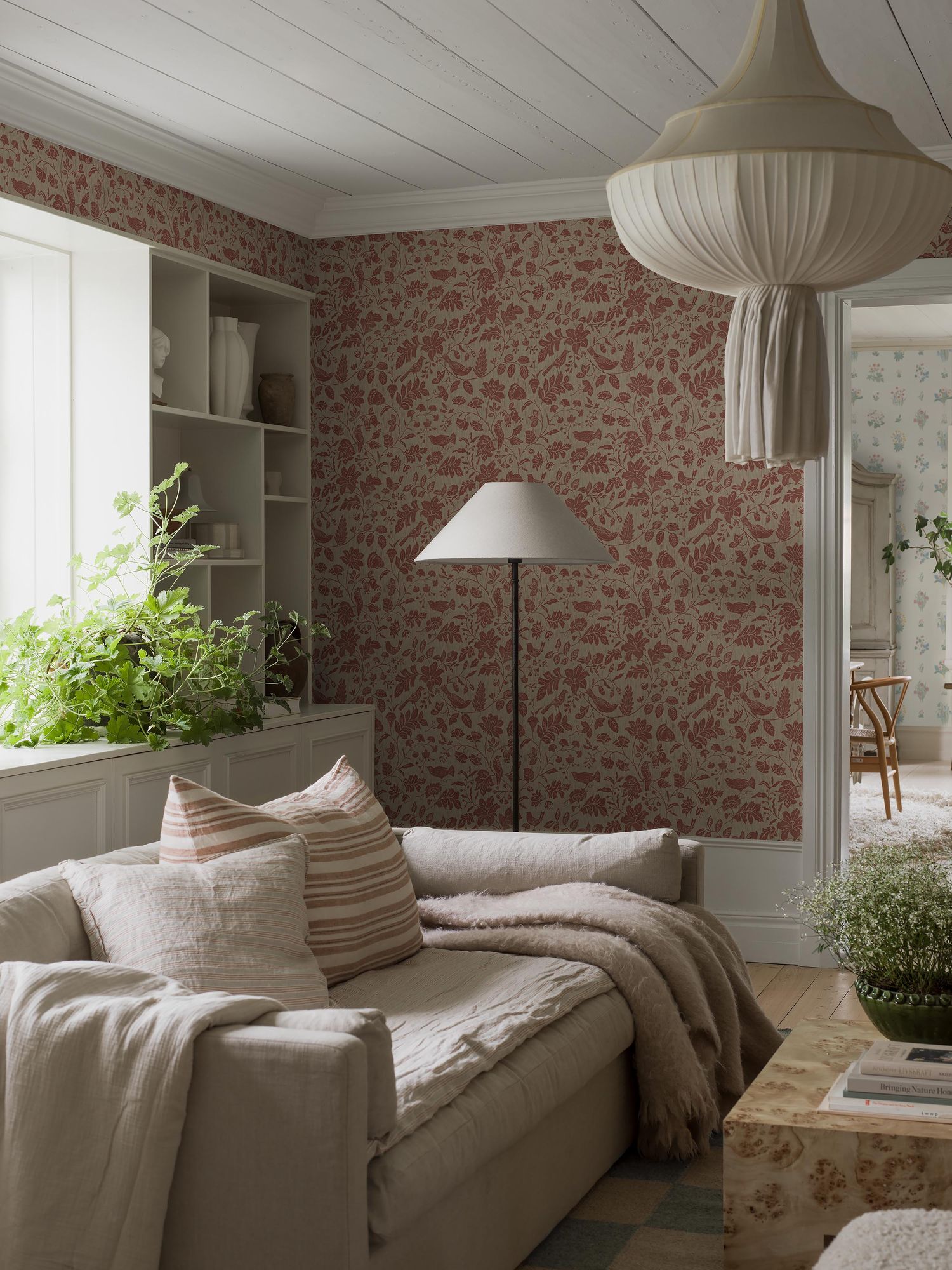 8186 Isidor Dark Red Charm Wallpaper by Boråstapeter
