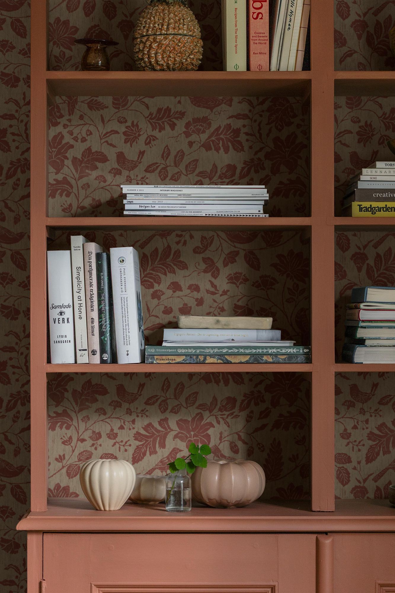 8186 Isidor Dark Red Charm Wallpaper by Boråstapeter