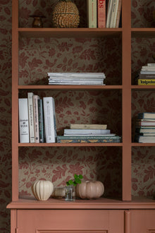 8186 Isidor Dark Red Charm Wallpaper by Boråstapeter