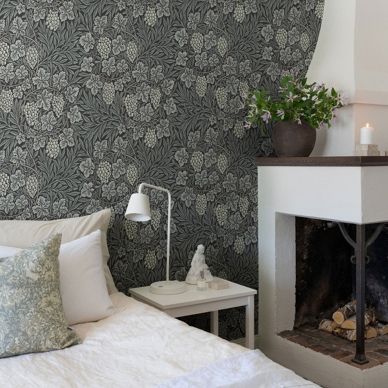 82021 Vine Hidden Treasures Dark Grey Wallpaper By Galerie