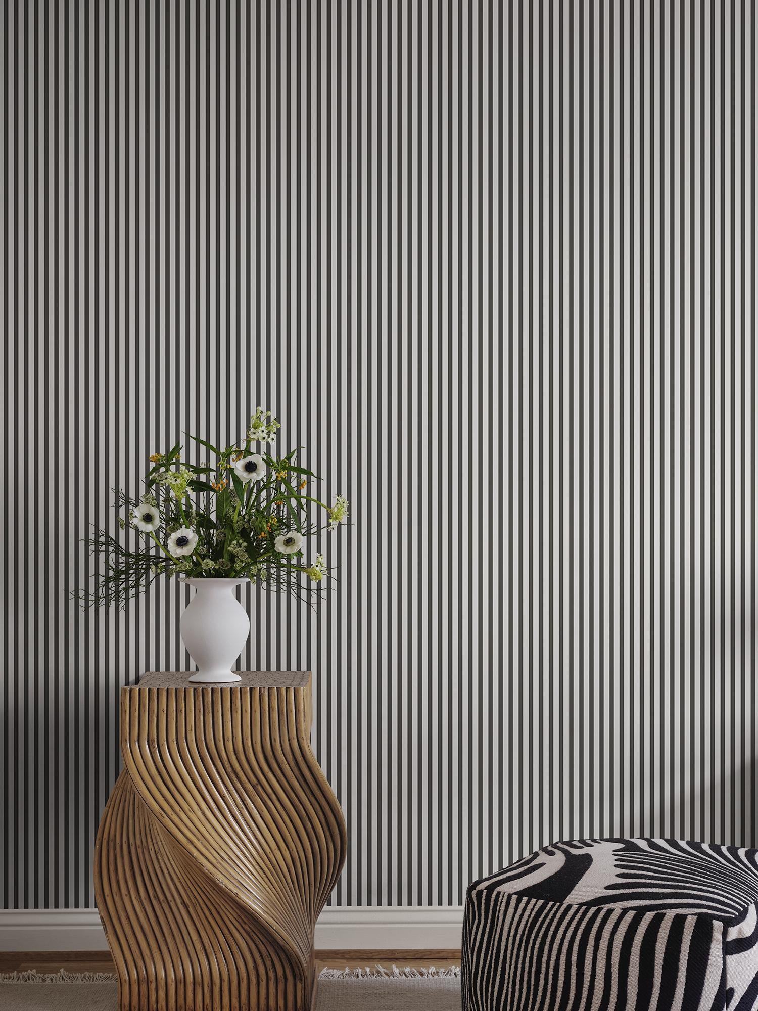 Graphite Estelle Familjen Wallpaper by Sandberg