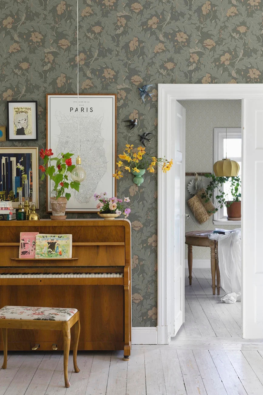 830-78 Forest Green Charlotta Trädgården Wallpaper by Sandberg