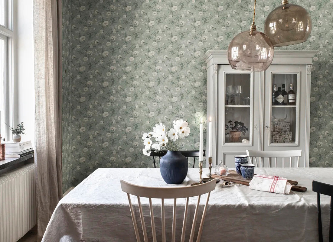832-38 Garden Green Emilie Trädgården Wallpaper by Sandberg