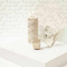 SWHT83720133 Prisme So White 4 Wallpaper by Casadeco