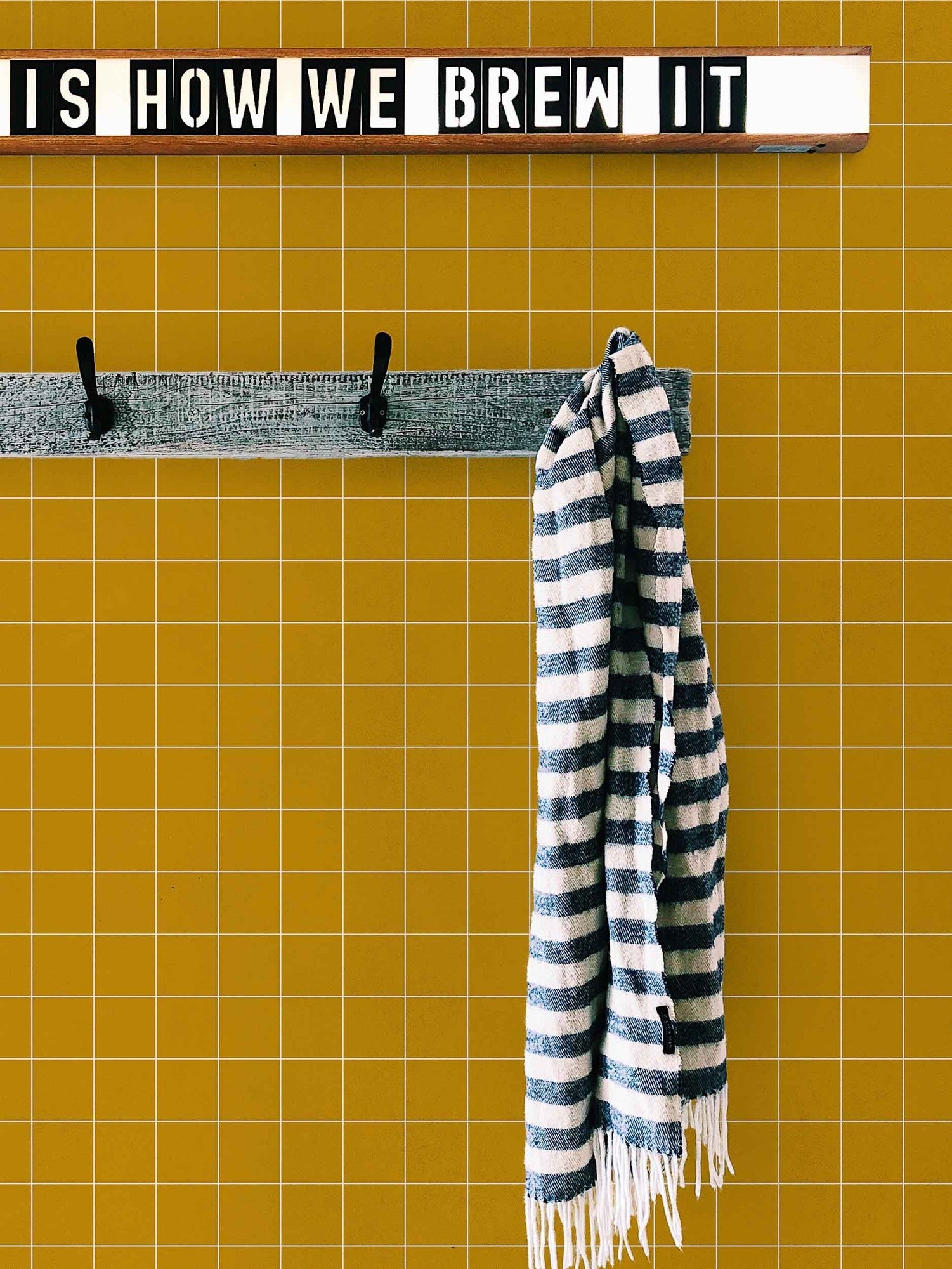 8500014 Notebook Mustard Instant Wallpaper by Coordonné