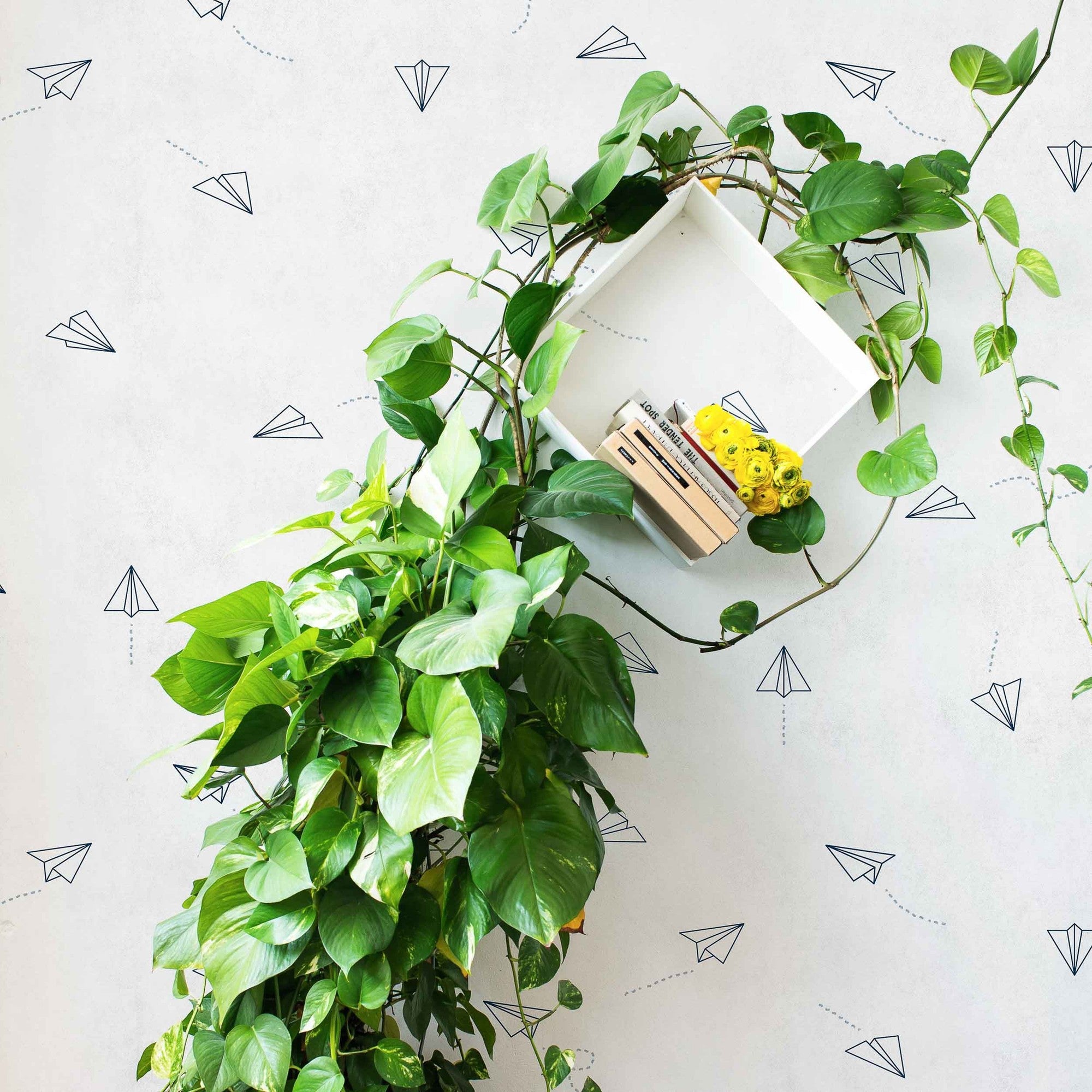 8500044 Lindbergh Navy Instant Wallpaper by Coordonné